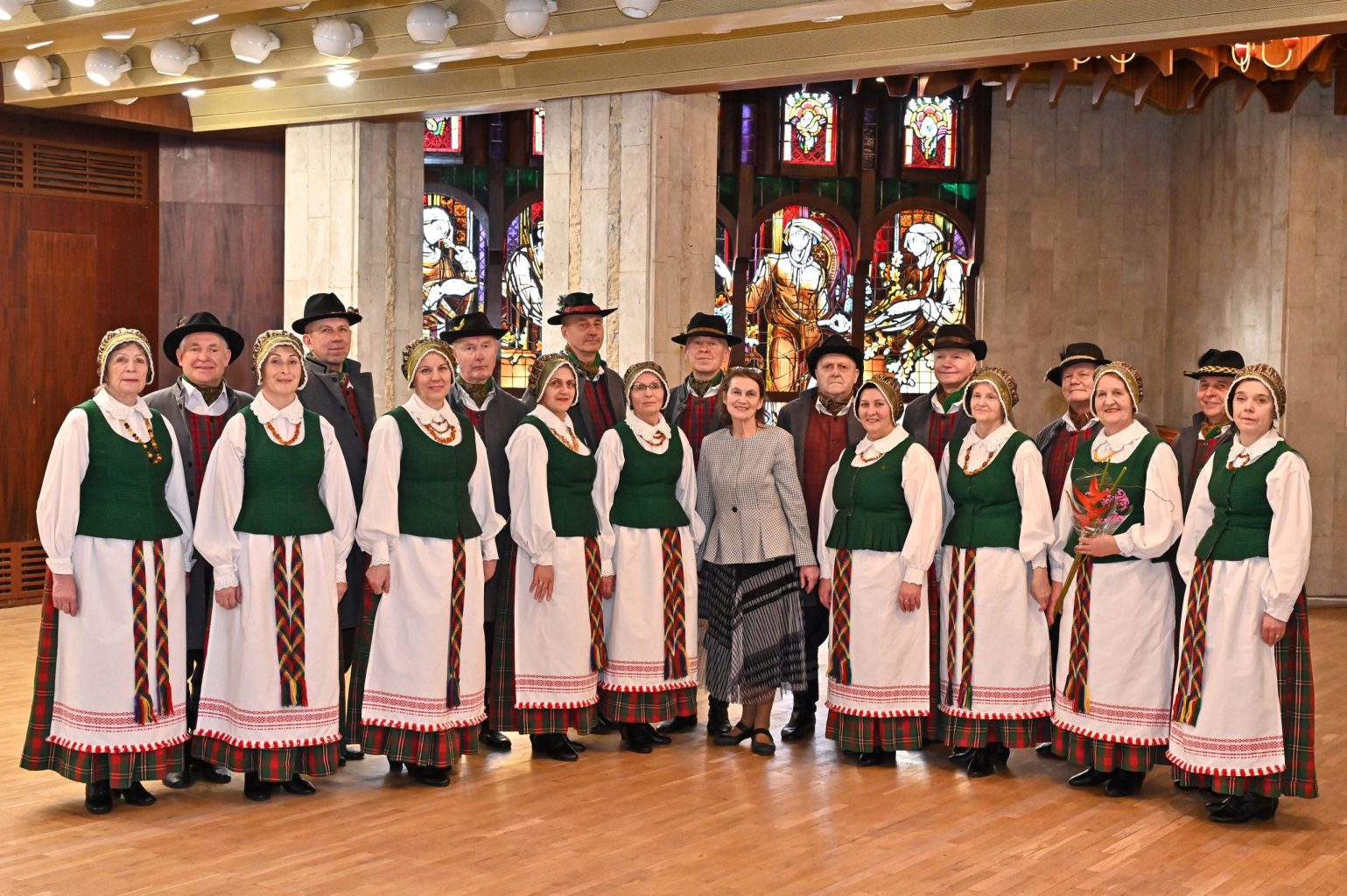Senjorų liaudiškų šokių ansamblis „Linas“