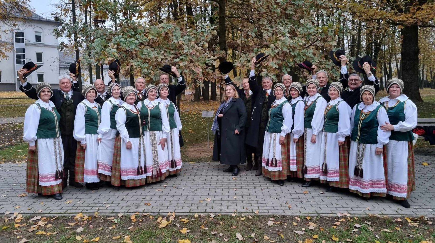 Senjorų liaudiškų šokių kolektyvas „Sidabra“
